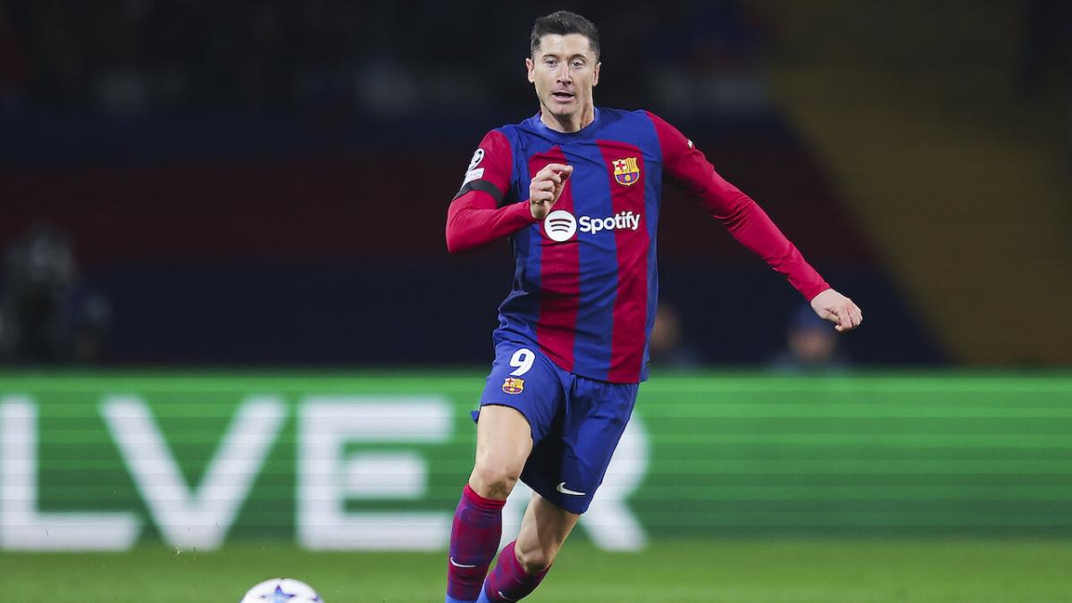 Robert Lewandowski in action for Barcelona and is backed to score again